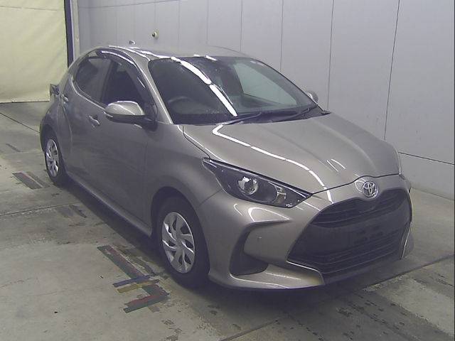 TOYOTA YARIS — фото