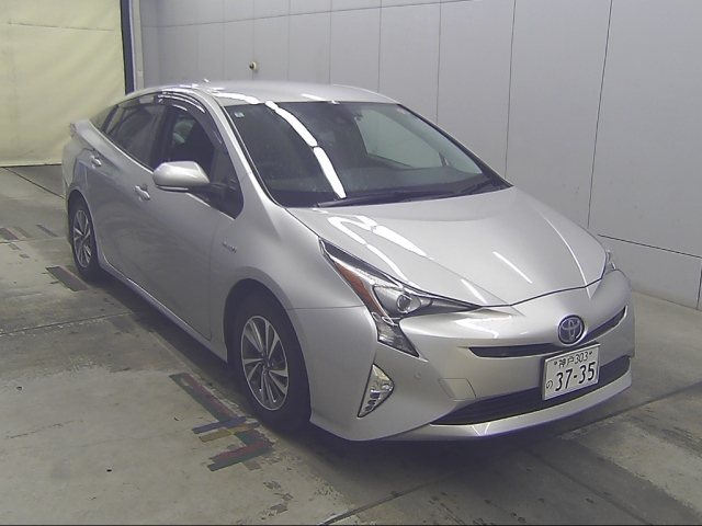 TOYOTA PRIUS — фото