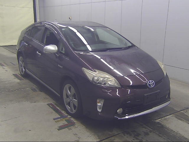 TOYOTA PRIUS — фото