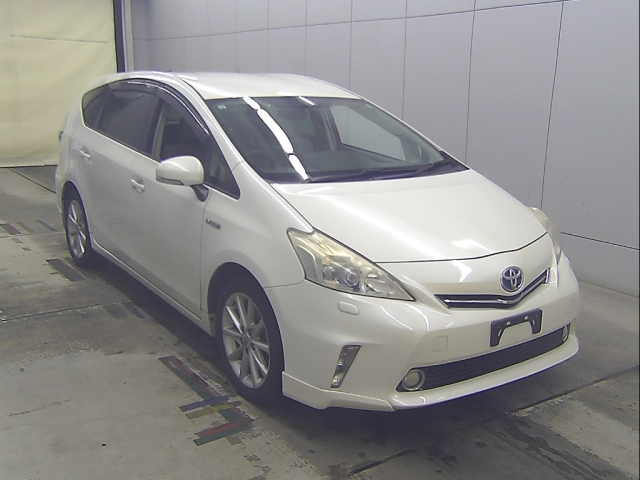 TOYOTA PRIUS — фото