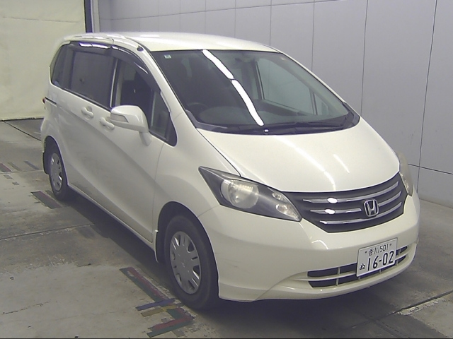 HONDA FREED — фото