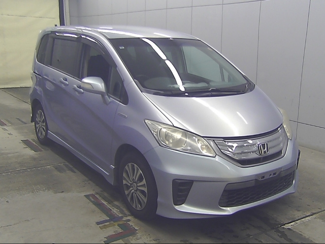 HONDA FREED — фото