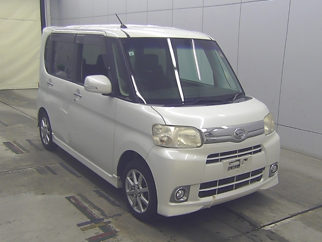 DAIHATSU TANTO — фото