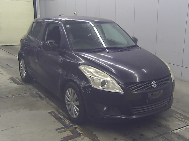 SUZUKI SWIFT — фото