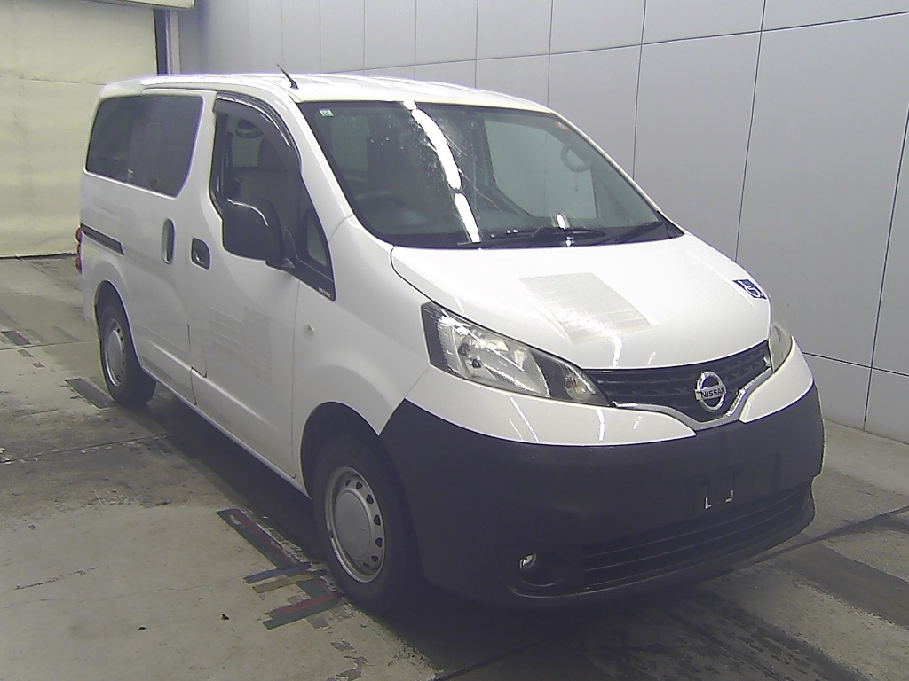NISSAN NV200 — фото