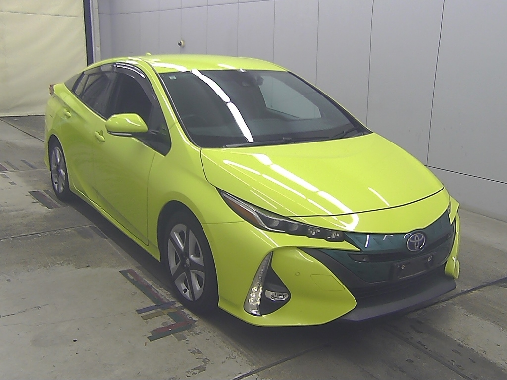 TOYOTA PRIUS — фото