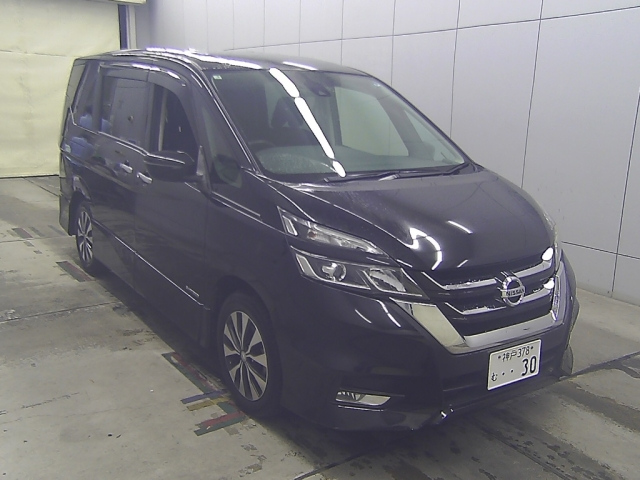 NISSAN SERENA — фото