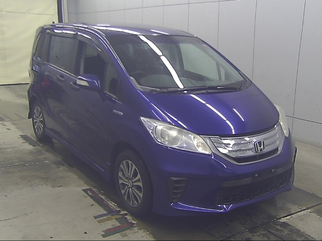 HONDA FREED — фото
