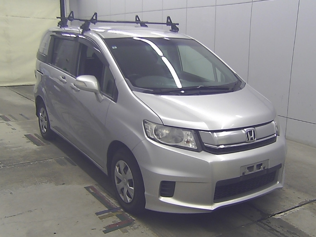 HONDA FREED — фото