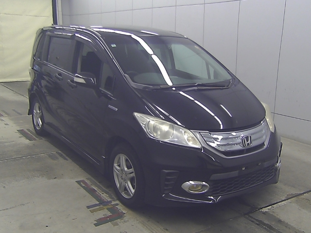 HONDA FREED — фото