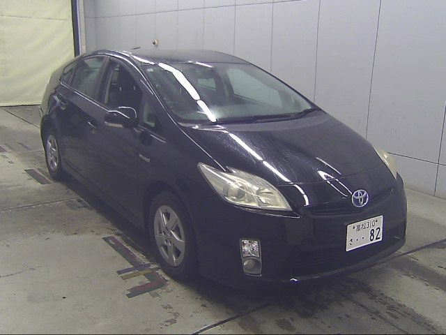 TOYOTA PRIUS — фото