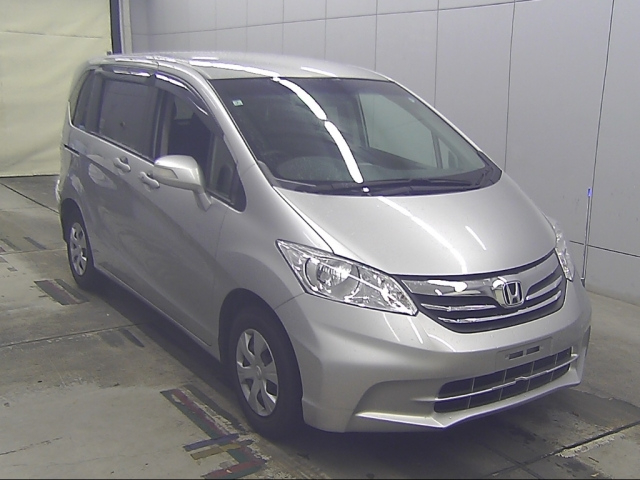 HONDA FREED — фото
