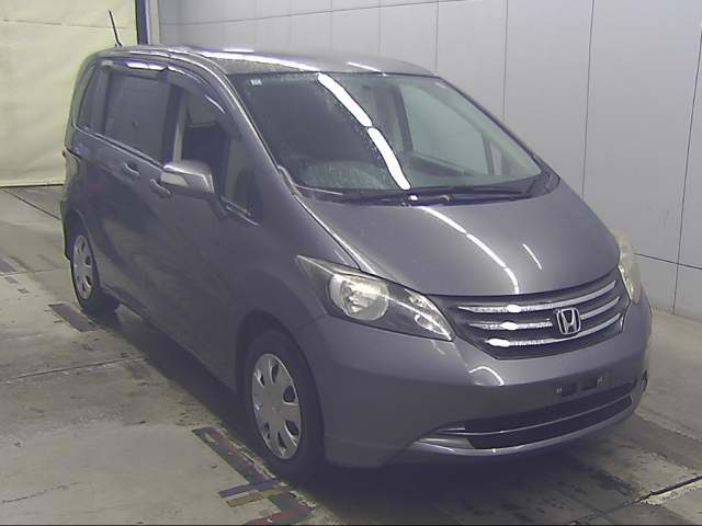 HONDA FREED — фото