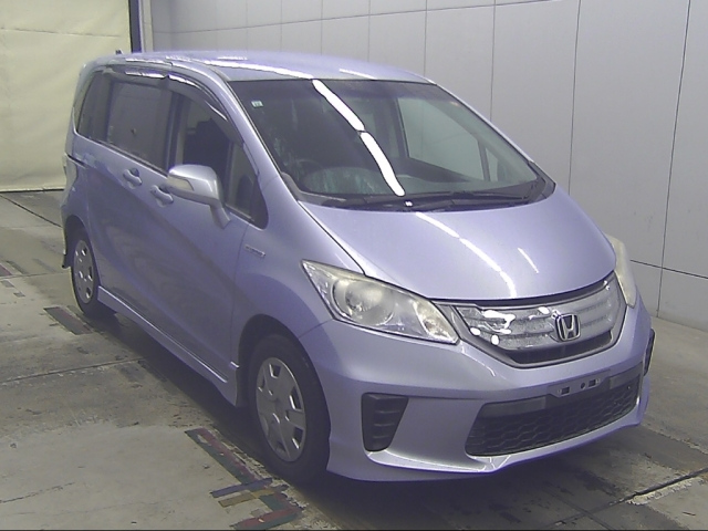 HONDA FREED — фото