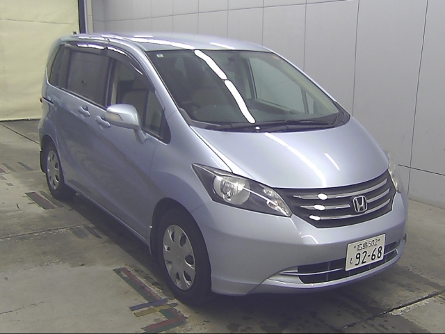 HONDA FREED — фото