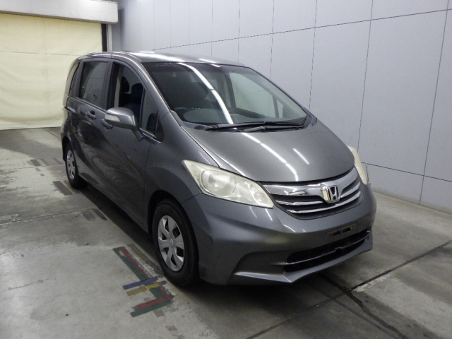 HONDA FREED — фото