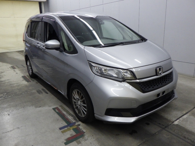HONDA FREED — фото