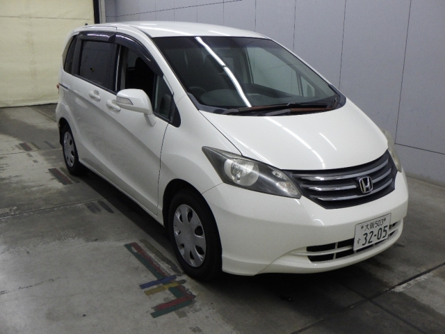 HONDA FREED — фото