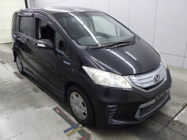 HONDA FREED — фото