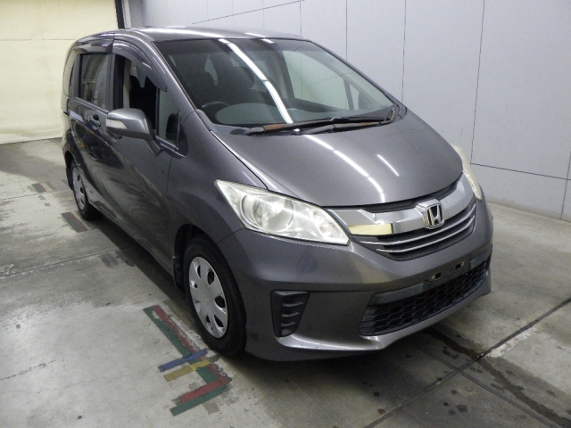 HONDA FREED — фото