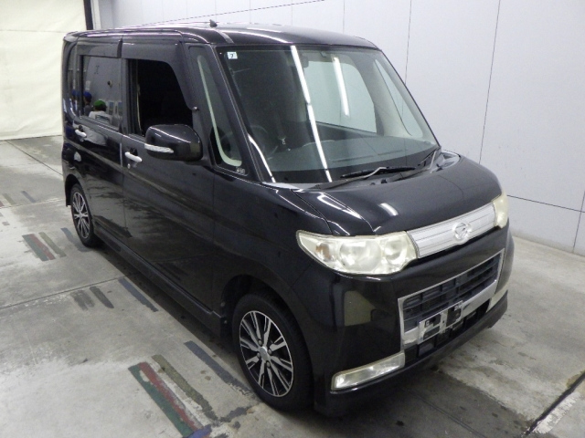 DAIHATSU TANTO — фото