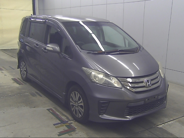HONDA FREED — фото