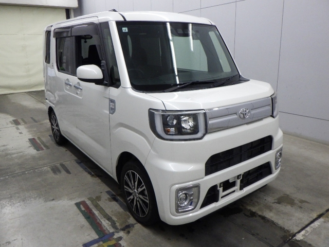 TOYOTA PIXIS MEGA