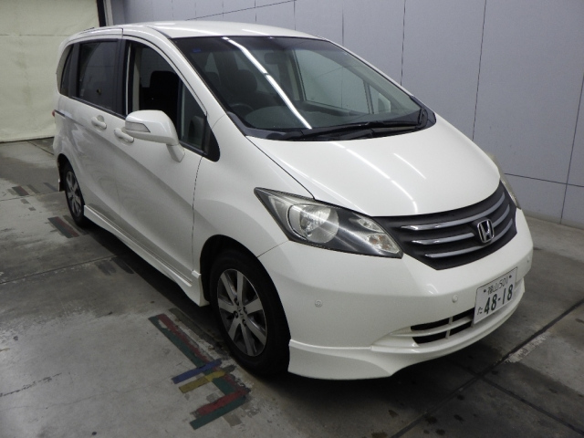 HONDA FREED — фото