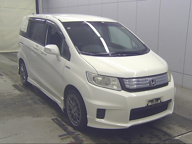 HONDA FREED — фото