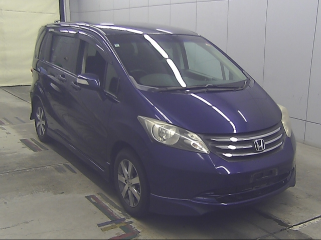 HONDA FREED — фото