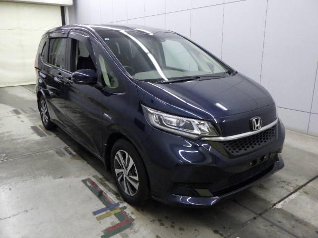 HONDA FREED — фото