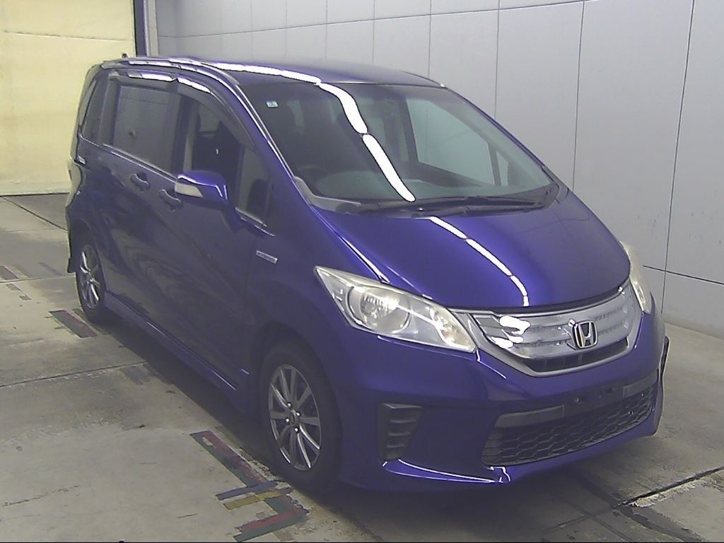 HONDA FREED — фото