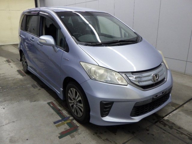 HONDA FREED — фото