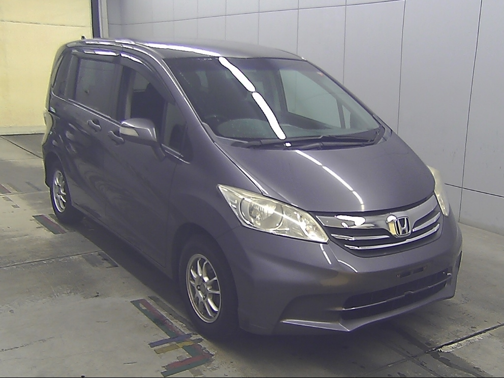 HONDA FREED — фото