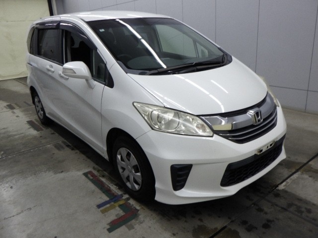 HONDA FREED — фото