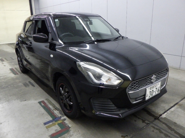 SUZUKI SWIFT — фото