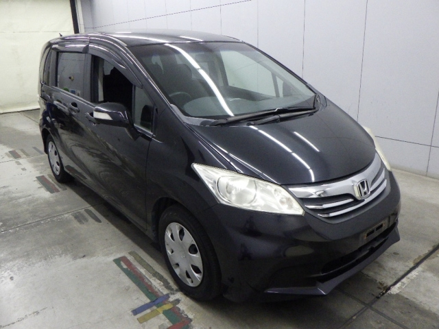 HONDA FREED — фото