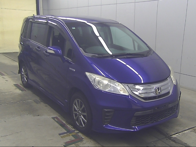 HONDA FREED — фото