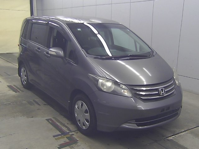 HONDA FREED — фото