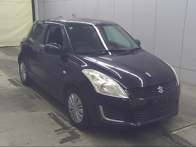 SUZUKI SWIFT — фото