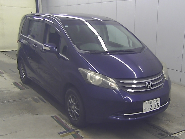 HONDA FREED — фото