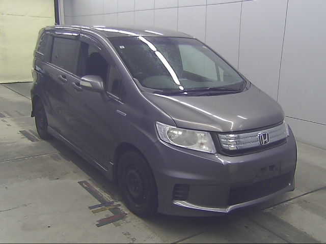 HONDA FREED — фото