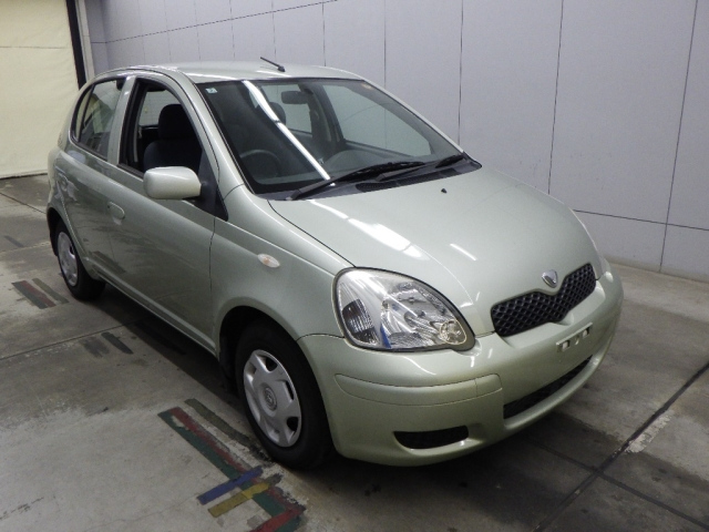 TOYOTA VITZ — фото