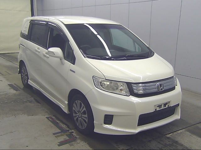 HONDA FREED — фото