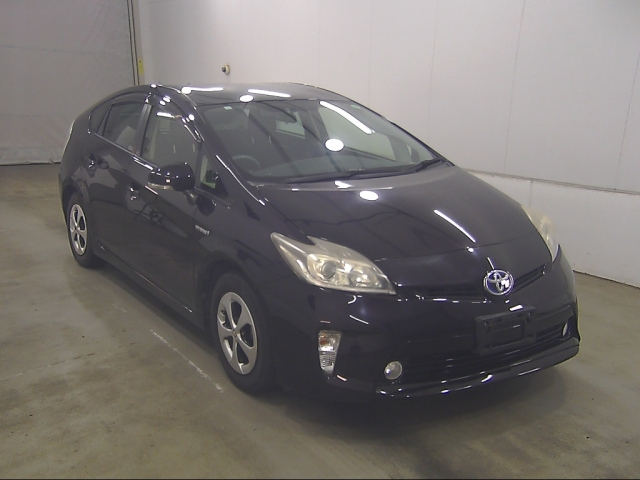 TOYOTA PRIUS — фото