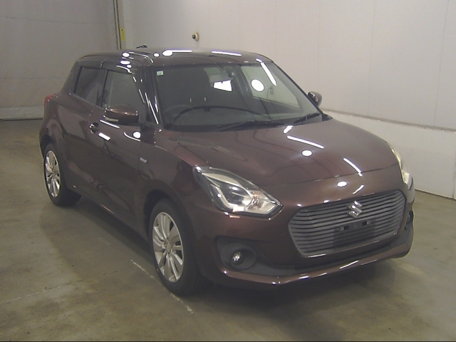 SUZUKI SWIFT — фото