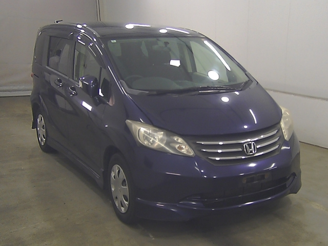HONDA FREED — фото