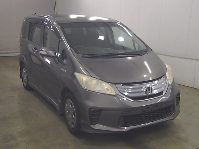 HONDA FREED — фото