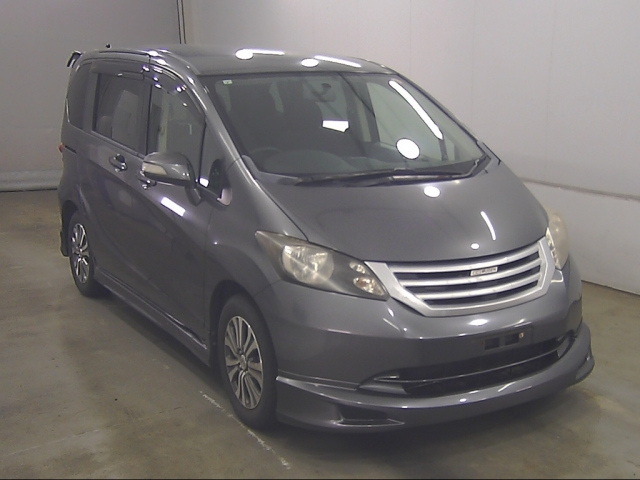 HONDA FREED — фото