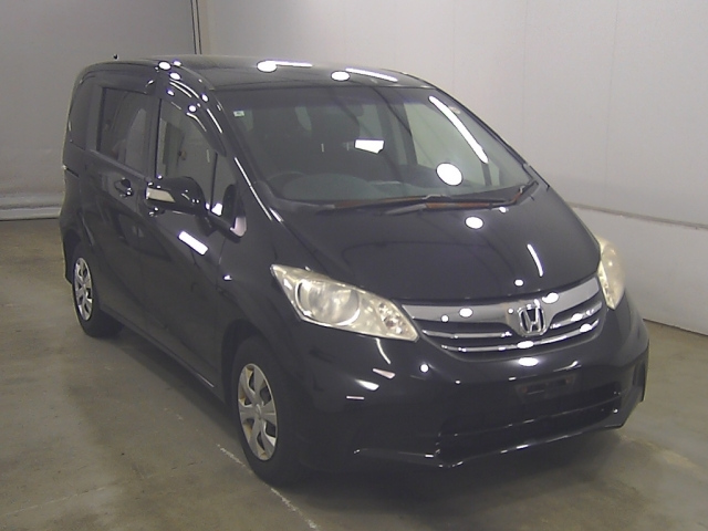 HONDA FREED — фото